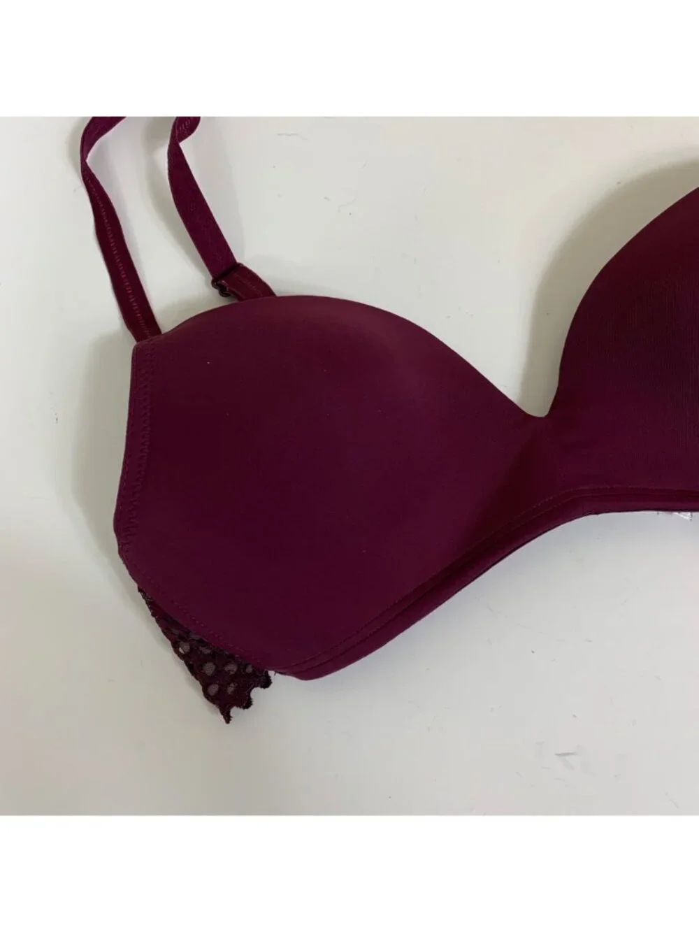 b.tempt'd Wacoal Tied in Dots Bra 32B Burgundy Wireless Push Up Plunge Lace